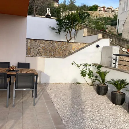 Dante Domus Aurea Milna (Brac)