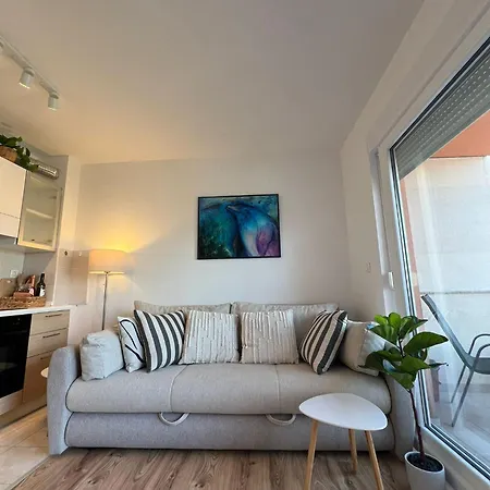 Dante Domus Aurea Milna (Brac)