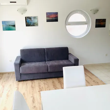 Dante Domus Aurea Milna (Brac)