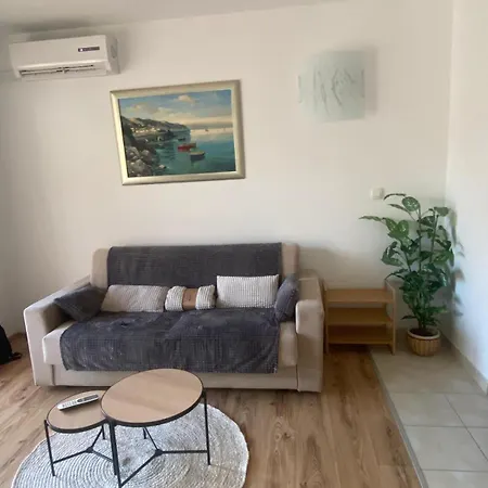 Dante Domus Aurea Apartment *