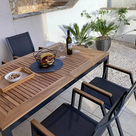 Apartment Dante Domus Aurea Milna (Brac)