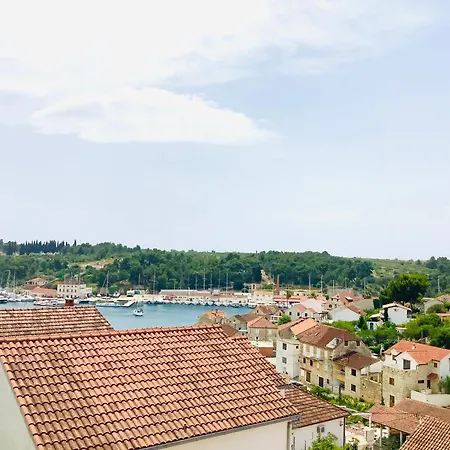 Apartment Dante Domus Aurea Milna (Brac)